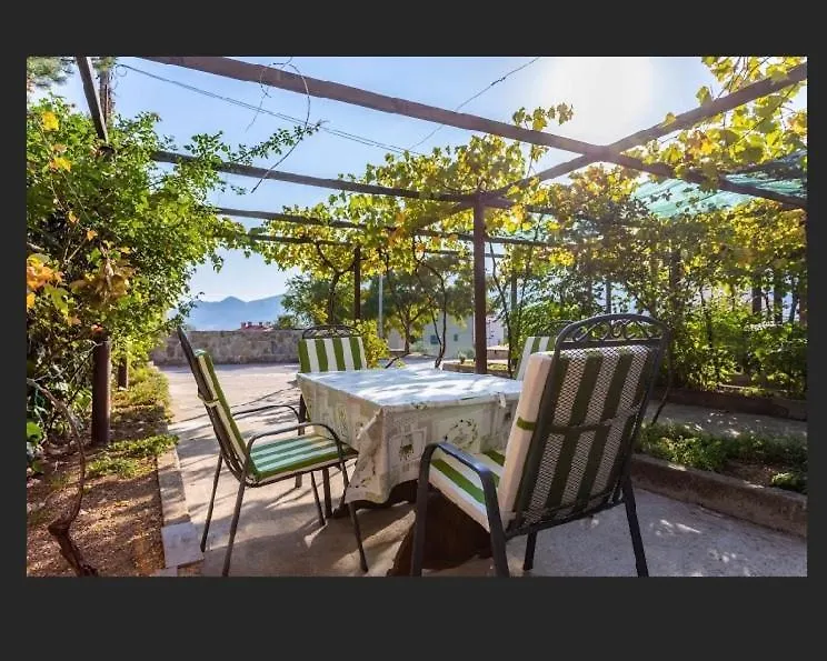 Apartmani Velnic 2 Baska  0*, Baska (Krk) Croatia